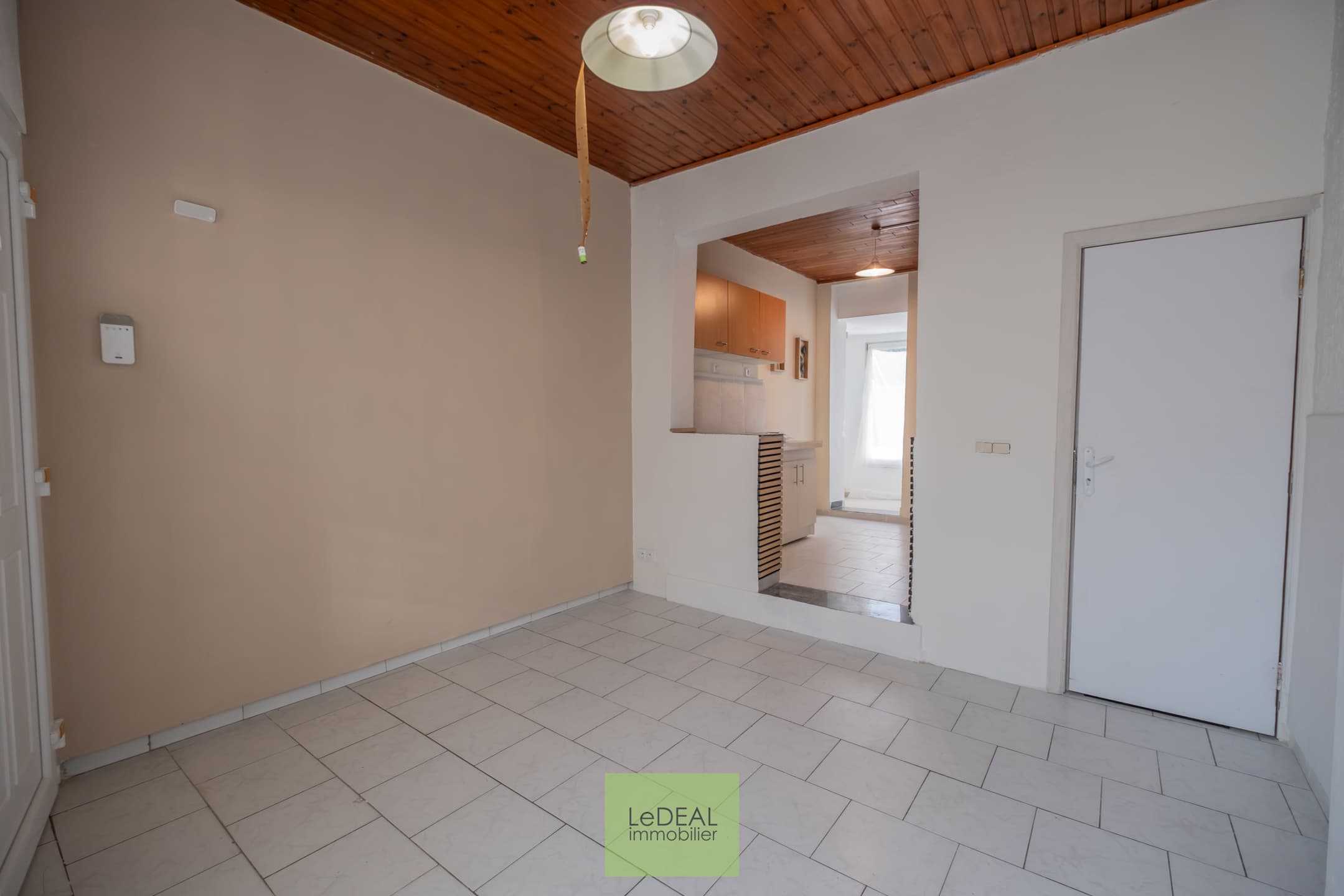 Maison à Gosselies : Maison 3 Façades 2 chambres avec terrasse